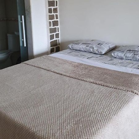Guest House Flor De Laranjeira São Pedro da Aldeia Room photo